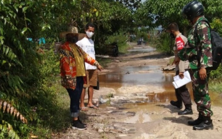 Banjir Musiman Landa Kelurahan Marang, Babinsa dan Bhabinkamtibmas Sigap Terjun Kelapangan