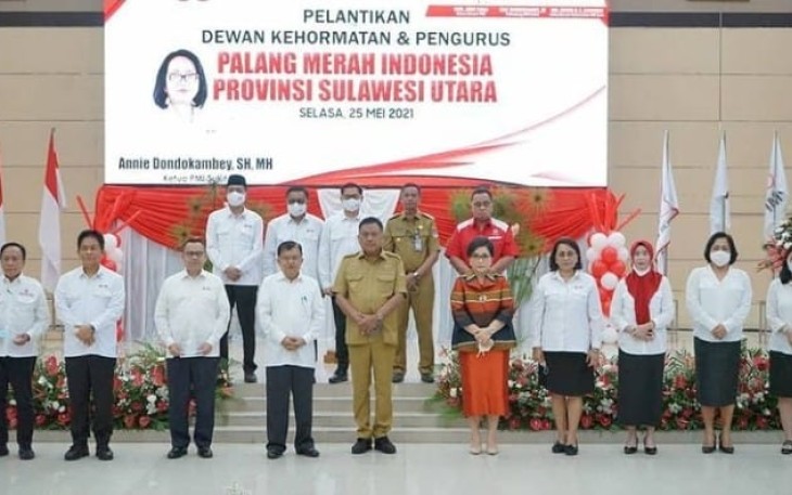 Walikota Bitung Maurits Mantiri saat hadiri pelantikan Dewan Pengawas dan Pengurus PMI Sulut