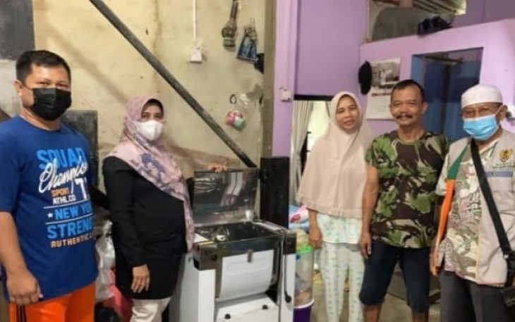 Hari Libur Walikota Tanjung Pinang Tetap Beri Bantuan Keliling 