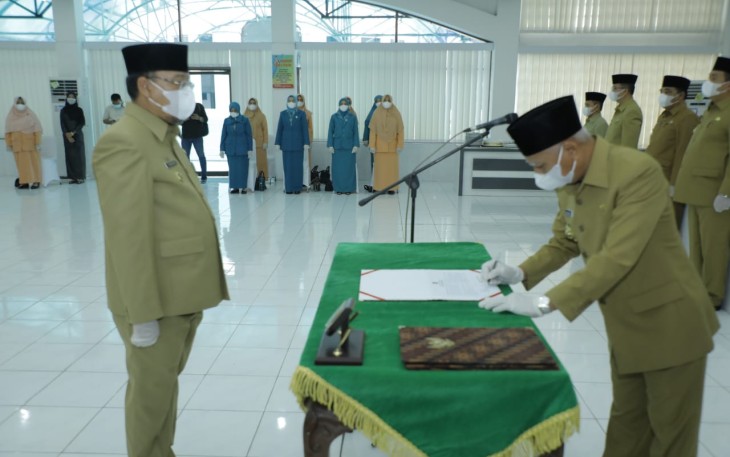 Bupati Surya Lantik John Hardi Nasution Sebagai Sekda Kabupaten Asahan