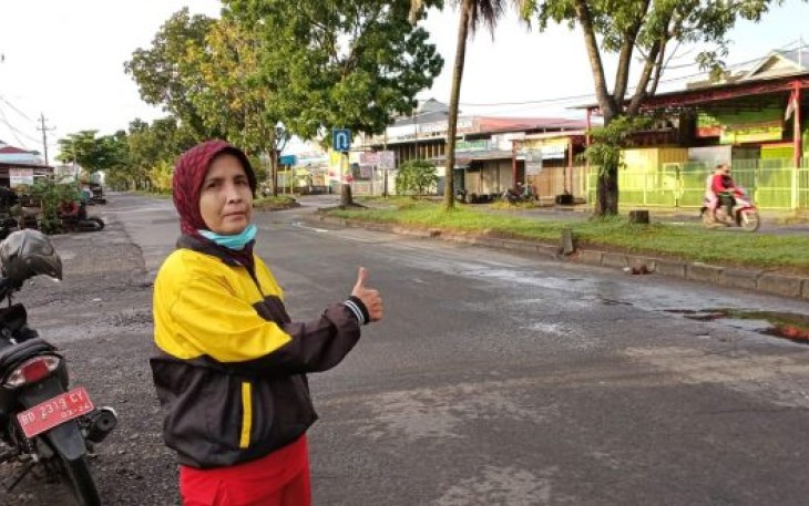 Hebat!! Median Jalan Hibrida Bebas Sampah