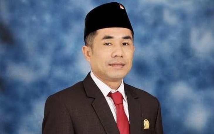 Ketua DPRD Lampung Barat, Edi Novial 