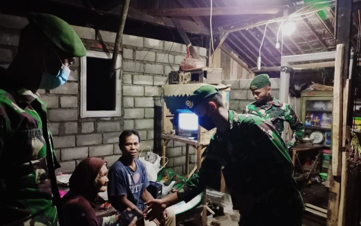 Pererat Silaturahmi, Satgas TMMD 112 Lakukan Komsos ke Rumah Warga Sekitar