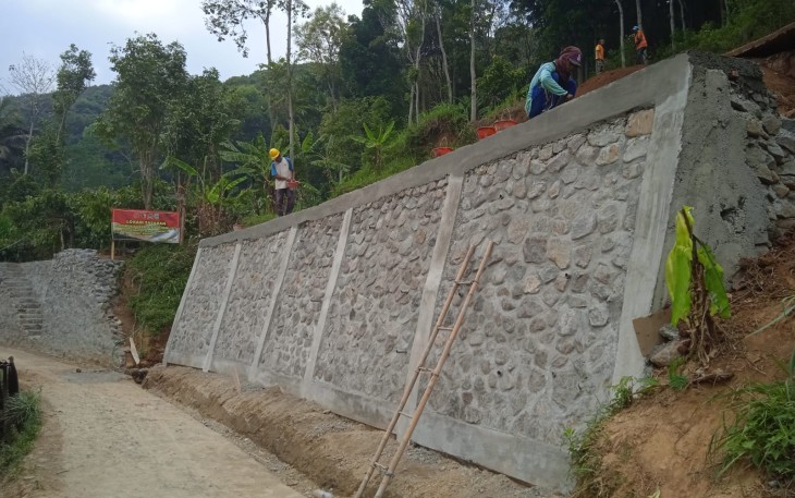 Megahnya Dinding Penahan Tanah di TMMD 112