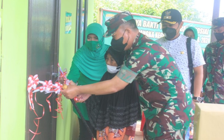 Dandim Palangka Raya Resmikan Program Bedah Rumah RTLH Warga Bantaran Sungai Kahayan 