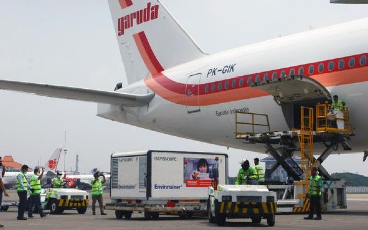 Hampir Sembilan Juta Vaksin Donasi Negara Sahabat Tiba di Tanah Air (cnnindonesia.com)