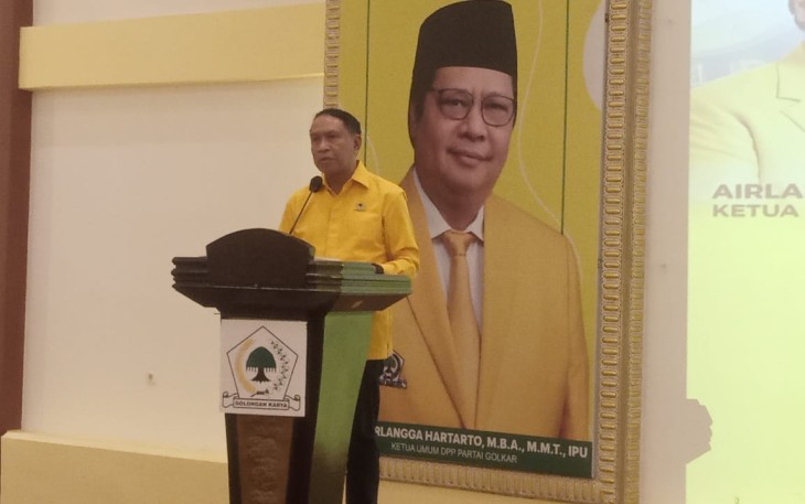  Zainudin Amali,  memberi semangat kader Partai berlambang pohon beringin itu di Jawa Timur untuk pemenangan Ketua Umum Partai Golkar Airlangga Hartarto Nyapres di 2024