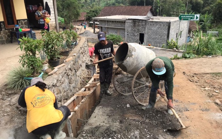Alunan Khas Mesin Melon Sambut Satgas TMMD 112 