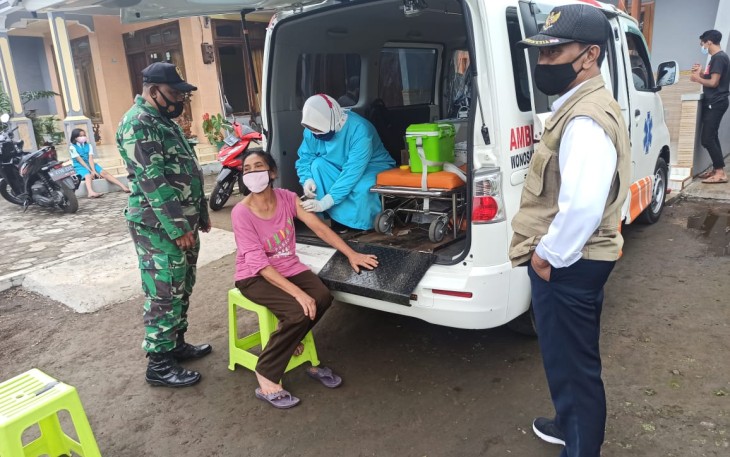 Pelayanan Mobil Vaksinasi di Sambut Warga 