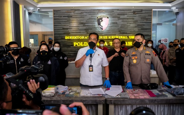 Polda jateng saat Konferensi Pers Barang bukti dan Tersangka