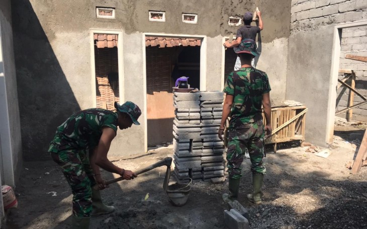 Tukang Bangunan Handal dari Satgas TMMD 112 