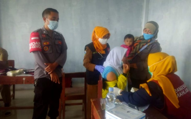 Kapolsek Pamulihan-Polres Garut, Giat Monitoring Vaksinasi Di SMP IT-Al Fawaz