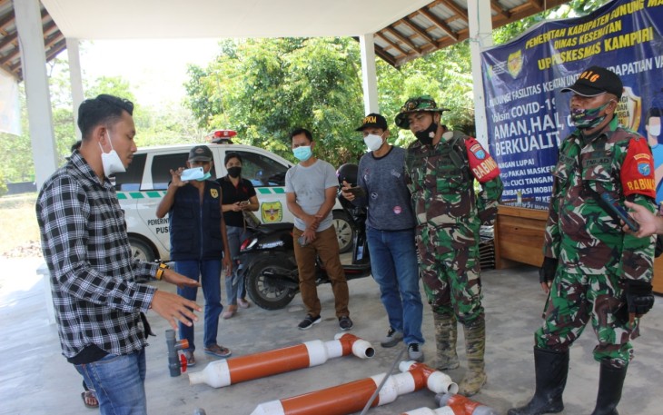 Personel TMMD Dampingi Penerimaan RPS di Kelurahan Kampuri