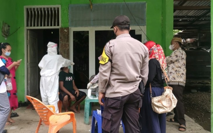Cegah Penyebaran Covid-19, Polri dan Nakes Laksanakan Contact Tracking