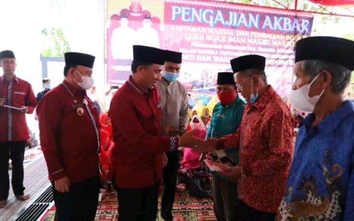 Bupati dan Wakil Bupati Lambar Gelar Pengajian Akbar Dalam Rangka Tasyakuran Peringatan 4 Tahun Kepemimpinan