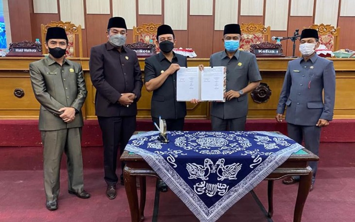 Wakil Walikota Sampaikan Jawaban Terhadap Pandangan Umum Fraksi Atas Enam Raperda