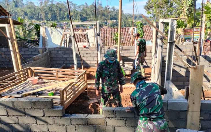 RTLH di TMMD 112 di Tulungrejo Ladang Pahala
