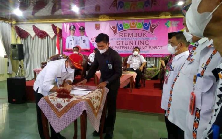 Bupati Lambar Membuka Secara Resmi Rembuk Aksi Percepatan Penurunan Sunting