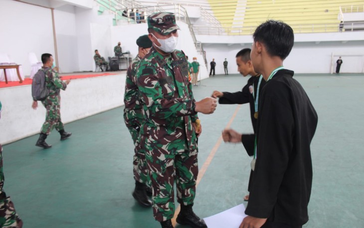Dandim 1016 Palangka Raya Hadiri Penutupan Kejuaraan Pencak Silat Open Danrem 102 Cup