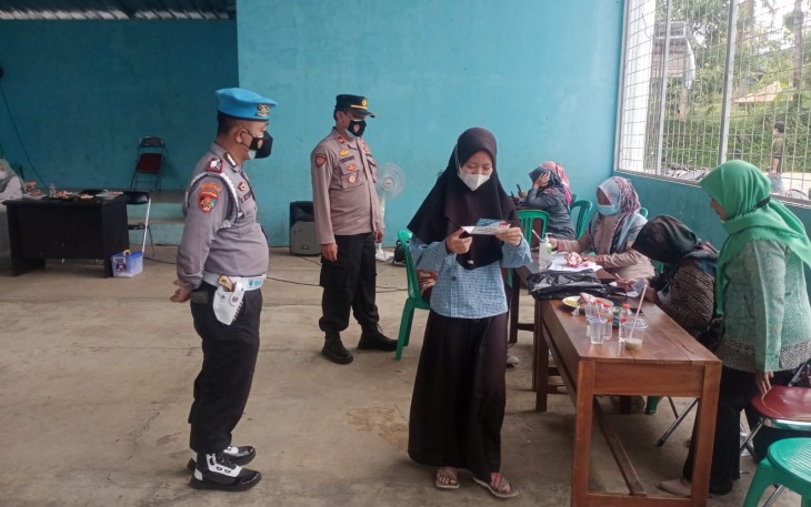  Antar Jemput Warga Sukseskan Vaksinasi Kepelosok Desa