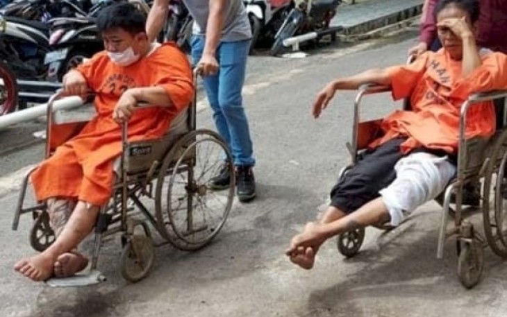Dua orang tersangka saat diamankan