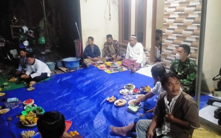 Jalin Silaturahmi Dengan Warga, Satgas TMMD Ikut Takziah Kerumah Duka