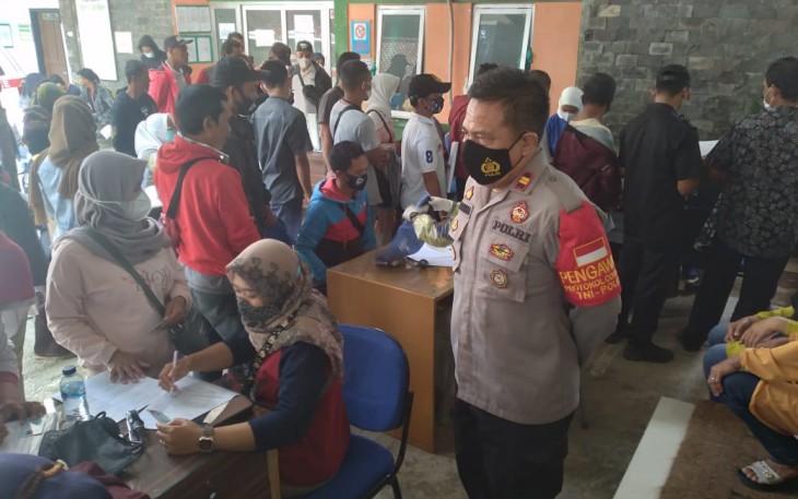 Polsek Kertajati Monitoring Kegiatan Vaksinasi