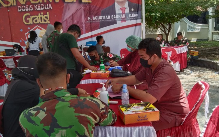 TNI AD Amankan Vaksinasi Dosis 2 di Rumah Aspirasi