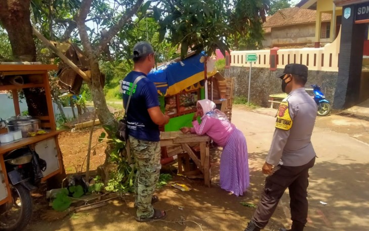 Kapolsek Malausma-Polres Majalengka, Tak Henti Melakukan Ops Yustisi Untuk Pendisiplinan Prokes Covid -19