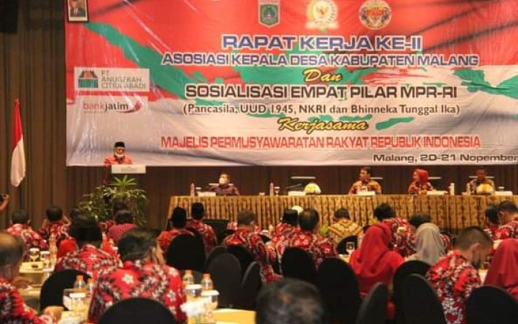 acara Rapat Kerja Daerah ke-II Asosiasi Kepala Desa Kabupaten Malang Tahun 2021 dan Sosialisasi Empat Pilar MPR RI, acara ini berlangsung di Savana Hotel & Convention Malang