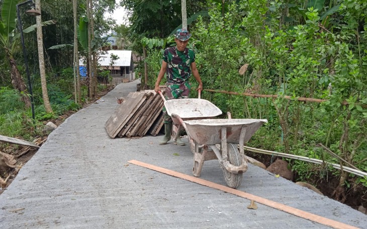 Jalan Rabat Beton Sudah Bisa Digunakan Warga Tulungrejo 
