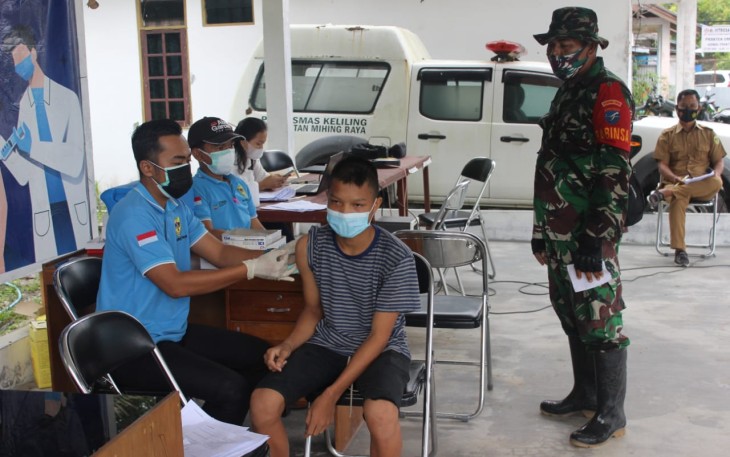 Satgas TMMD Bantu Tertibkan Prokes Vaksinasi Pelajar SMP