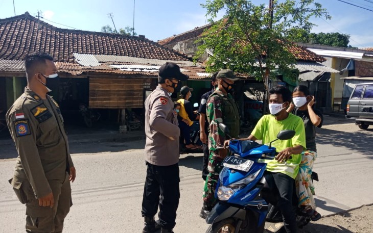 Polsek Sumberjaya Gelar Ops Yustisi Gabungan Mendisiplinkan Warga Menerapkan Prokes Covid-19