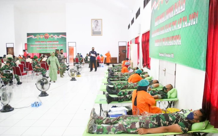  Korem 071/Wijayakusuma menggelar donor darah sebagai bagian dari rangkaian kegiatan dalam rangka peringatan Hari Juang TNI AD tahun 2021 dan bentuk kepedulian terhadap sesama