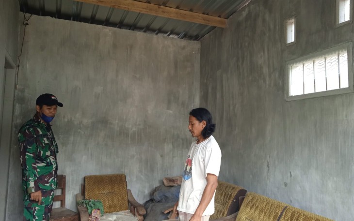 Suasana Harmonis Satgas TMMD dan Warga