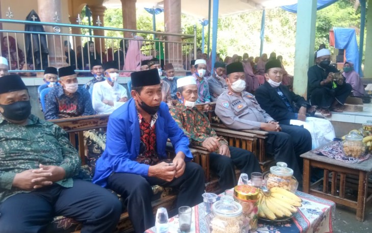 KBO Sat Binmas Polres Manjeng Hadiri Peringatan Maulid Nabi Besar Muhammad SAW di Wilayah Kecamatan Banjaran