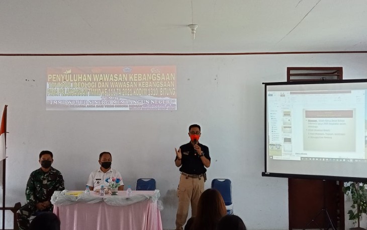 Satgas TMMD kodim Bitung bersama Kesbangpol bitung saat gelar sosialisasi wawasan kebangsaan