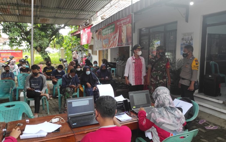 Percepat Program Vaksinasi Nasional, Polsek Pekalongan Selatan Gelar Serbuan Vaksinasi Hingga Kelurahan