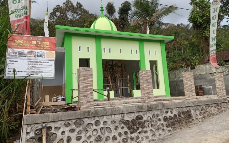 Satgas TMMD 112 Perindah Mushola Al-Ikhlas