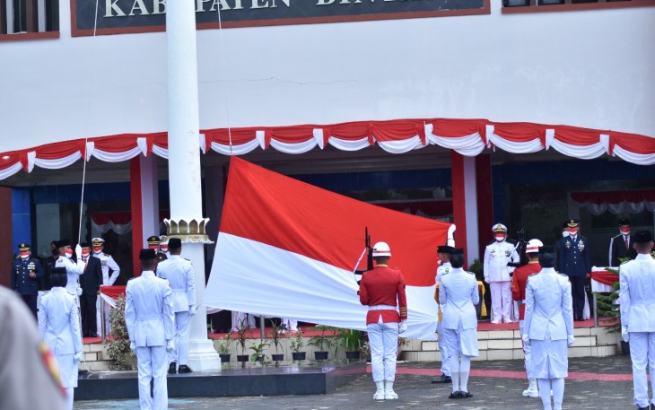 Wakil Bupati Bintan Bertindak Sebagai Inspektur Upacara Pada Peringatan HUT Ke 76 RI