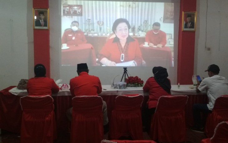 DPC PDI Perjuangan Karanganyar mengikuti TOT Pendidikan Kader Madya yang diselenggarakan oleh DPP PDI Perjuangan secara virtual