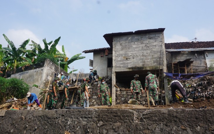 PEMBANGUNAN TALUD TMMD REGULER 111 KODIM 0734/KOTA YOGYAKARTA.