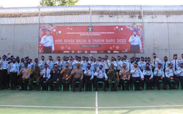 Jajaran Divisi Pemasyarakatan Kemenkumham Bengkulu serentak melakukan apel bersama dengan jajaran Rutan dan Lapas maupun Bapas di Bengkulu
