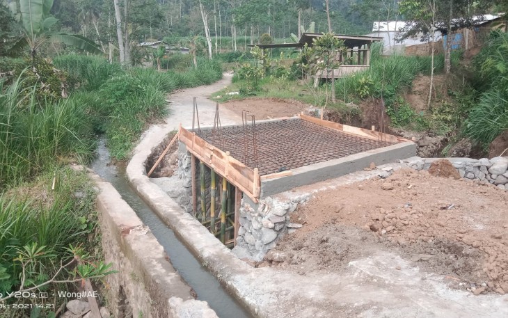 Plat Deker Tinggal Tahap Pengecoran