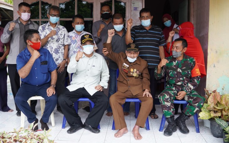 Pemkot Tebing Tinggi Serahkan Bantuan Untuk Veteran Dan Penyandang Disabilitas