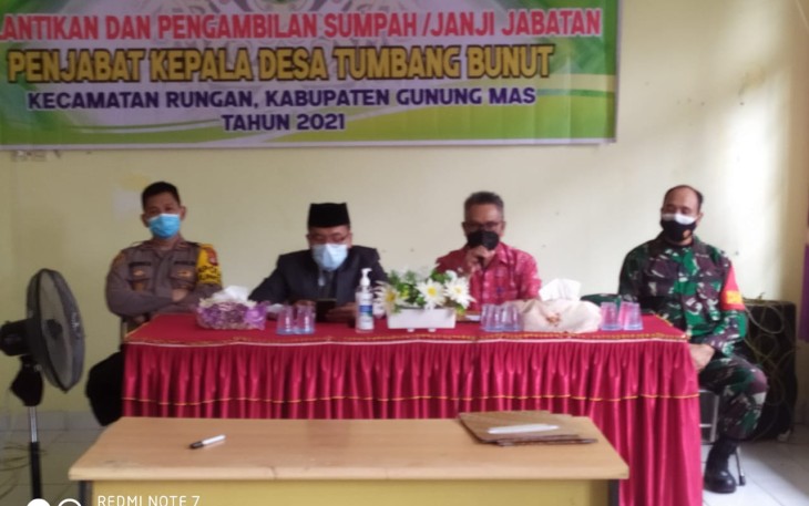Danramil 1016 - 05/Rungan Hadiri Pelantikan Kades Tumbang Bunut