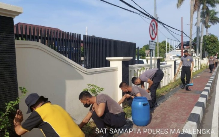Kasat Samapta Pimpin Langsung Bersih-Bersih Mako Antisipasi Penyebaran Virus Corona
