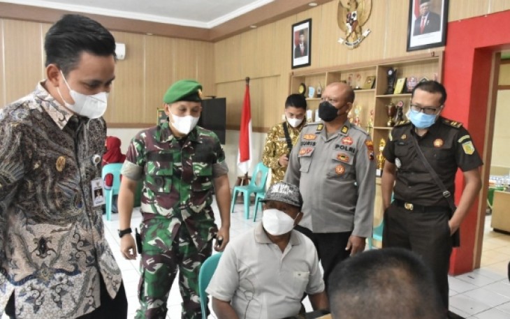 penyaluran Bantuan Tunai untuk Pedagang Kaki Lima