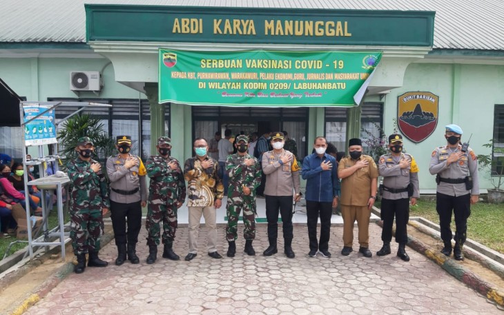 Vaksinasi Yang di Gelar Kodim 0209/LB Labuhanbatu Langsung Di Pantau Dandim 0209/LB Dan Kapolres Labuhanbatu