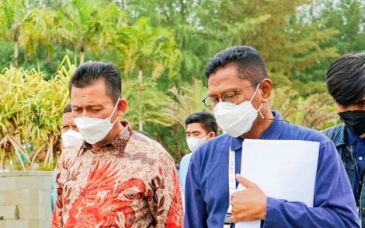 Gubernur provinsi Kepri H.Ansar Ahmad saat komunikaai bersama GGM Bintan Resort Abdul Wahab